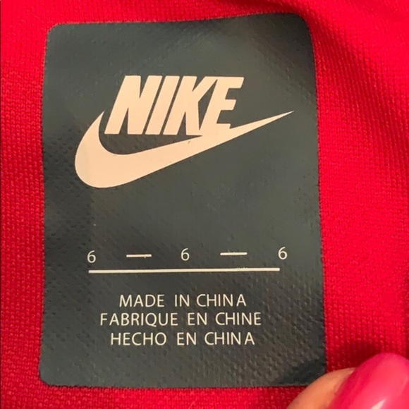 Nike sleeveless tee - Picture 2 of 3